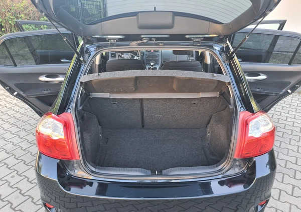 Toyota Auris cena 31900 przebieg: 163000, rok produkcji 2011 z Sławków małe 106